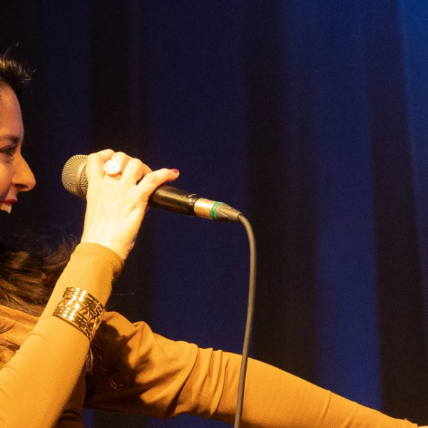 Miriam Luna solo 1500x644 © Karl Böhm