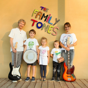 The Family Tones © Family Tones