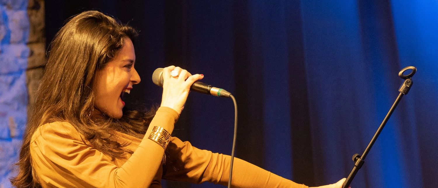 Miriam Luna solo 1500x644 © Karl Böhm